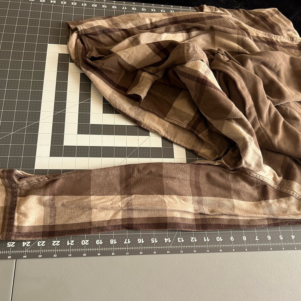 Hollister Brown Plaid Men's Sweater - Picture 5 of 12